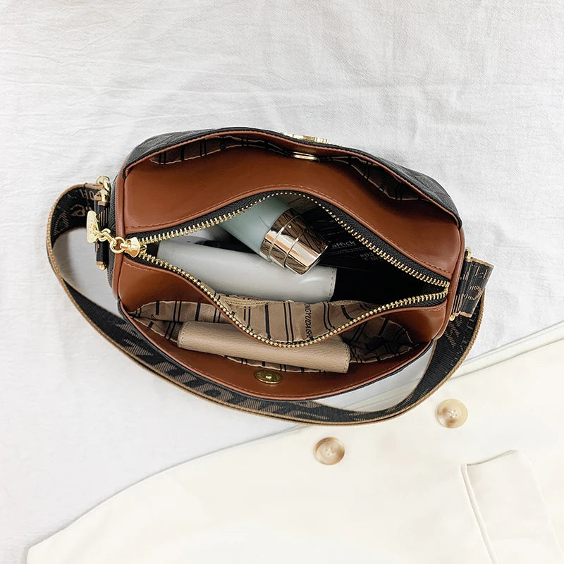 Chic Heritage Messenger Bag – Timeless Style, Effortless Elegance
