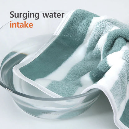 CloudCuddle Towel: Wrap Yourself in Everyday Luxur
